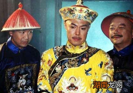 说说纪晓岚与和珅的生平与官职 两人真的可以平起平坐吗