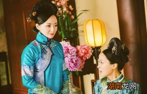 德因泽：帮助皇太极继承汗位的侍女，最后被迫殉葬