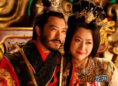 古时候皇帝的枕头大部分都是玉枕 古人睡觉不会硌得慌吗