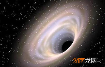 黑洞的名称是怎么来的?黑洞有哪些具体的表现形式?