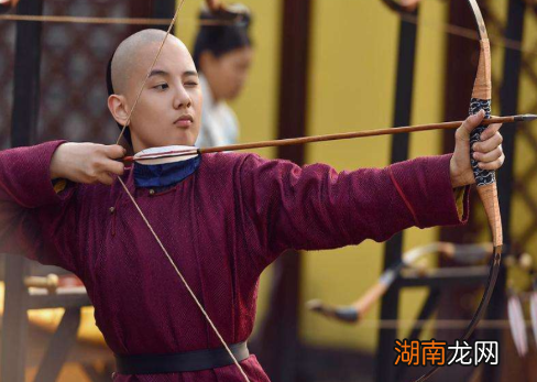 乾隆为什么要将自己的儿子永珹过继给别人?有什么特殊原因吗?