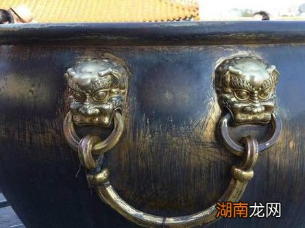 故宫中的大水缸是用来做什么的 大缸有什么讲究吗