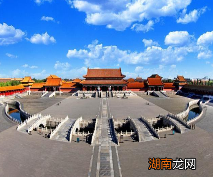 故宫养心殿有一块水晶石 期间为何两百年来无人敢移动