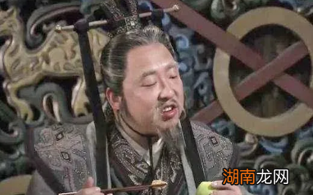 春秋时期的秦国曾经十分老实，为什么后来会变得阴险狡诈？