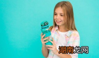 初三孩子谈恋爱了家长该咋办，初三孩子谈恋爱家长该怎么办