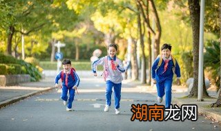 初三学生半夜偷玩手机怎么办 初中孩子夜里偷玩手机怎么办
