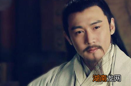 相比与刘备和其它诸侯 诸葛亮为什么会选择弱小的刘备