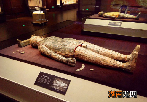 为何到了西汉时期,会出现包裹全身的“金缕玉衣”呢?