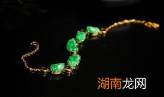 翡翠和玉的区别哪个好 玉和翡翠有什么区别