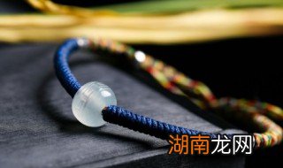 翡翠手镯泛紫 翡翠镯子为什么泛紫色