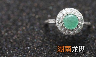 b货翡翠怎么处理 翡翠b货有股味怎么去除