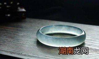 满绿的翡翠挂件值多少钱 满绿翡翠价格怎么样