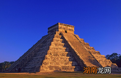 古玛雅金字塔是谁建造的?为何与埃及金字塔如此相像?
