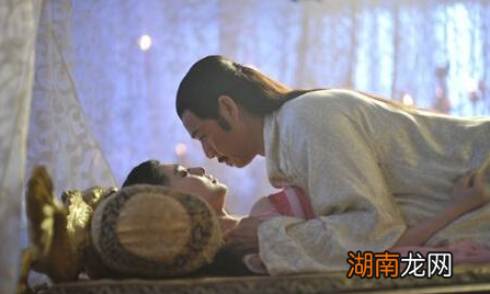 说说古代皇帝的私生活 每个月总要装病几天