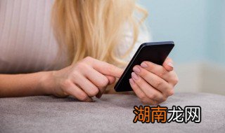 手机屏幕很油很脏怎么清理,手机屏幕油油的怎么清理