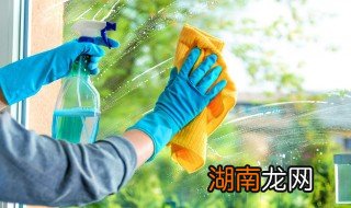 挂钩胶印怎么去除 挂钩胶印的去除技巧