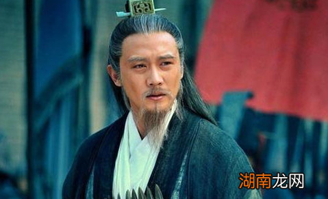 司马懿和诸葛亮同为托孤大臣，为何做法却完全不同呢？