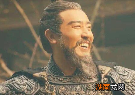 官渡之战刘表马腾孙策等人在做什么 他们为何不偷袭曹操的后方