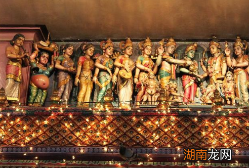 养心殿的太监为什么一直给溥仪讲紫禁城的鬼怪故事？有什么目的吗？