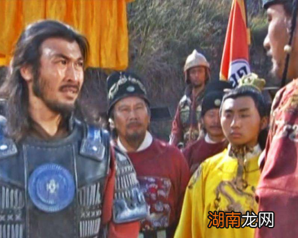 古代礼仪繁多,等级森严 门匾上能挂府字的家庭却是寥寥无几