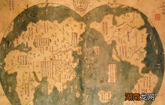 中国古代第一张世界地图出现在哪个朝代？是由谁绘制的？