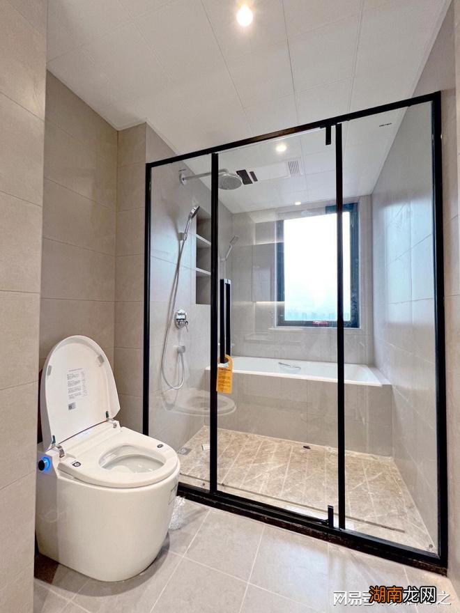 125㎡纯白色家装风格，整洁清爽舒适清爽，大气实用还有轻奢气质