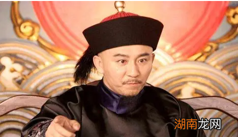 清朝一官员被革职回老家,为什么带了三千随从?