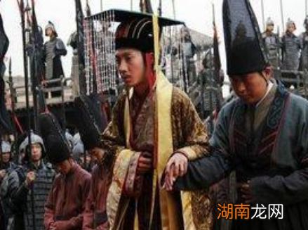 秦始皇统一天下之后 作为天下共主的周天子又去了什么地方