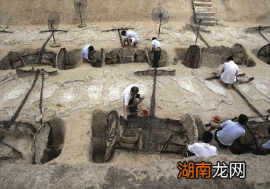 越王勾践剑到底长什么样?它出土的时候为什么没有生锈?