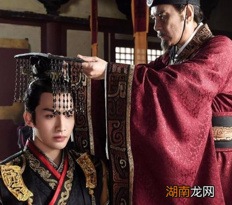 秦始皇当初为什么要修长城 不继续北伐匈奴不好吗