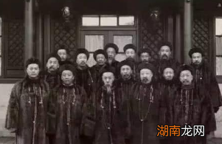 清朝八大铁帽子王的结局分别是什么？为何有些人的下场很悲惨