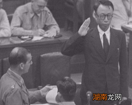 溥仪在大街上买了一个烧饼 吃了后为什么会大骂狗奴才诓我