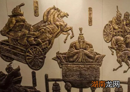 东周分为春秋和战国两个阶段 两者本质上的有区别是什么