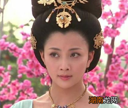 杨贵妃给安禄山一个大男人洗澡 唐玄宗为什么一点也不担心