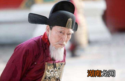 严嵩一生贪污了多少钱?房产就有几千套是真的吗?