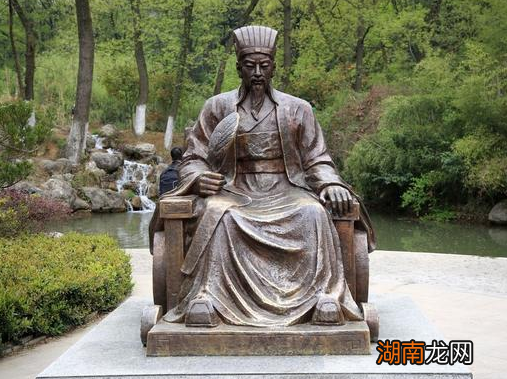 不遇明主绝不出山的诸葛亮,隐逸山林的原因是什么?