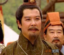 刘备和曹操煮酒论英雄，这背后上演了怎样的心理战？