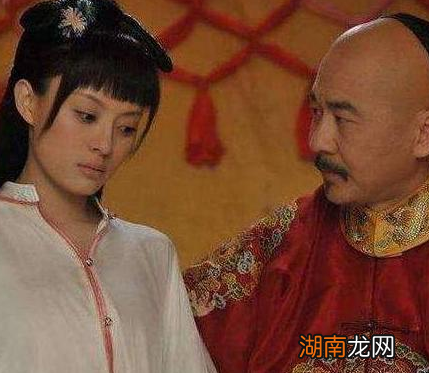 北凉皇帝为什么喜欢中拿着一根木棍 难怪嫔妃都害怕去伺候皇帝