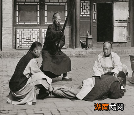 古代重大五十大板到底是什么样的 有钱轻伤,没钱重伤