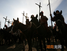 秦国以军功赏赐田地 土地不够分的问题又是怎么解决的