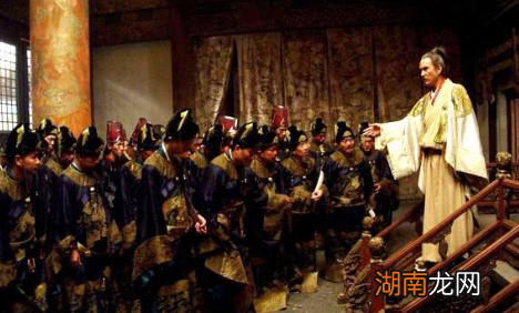 此人先后效力过三个不同的王朝,最后下场凄惨