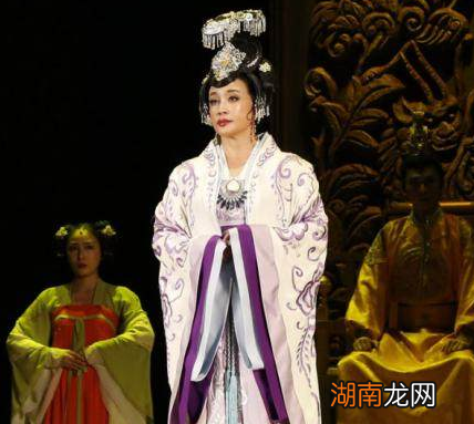 武则天当上皇帝之后 武则天为什么要养男宠