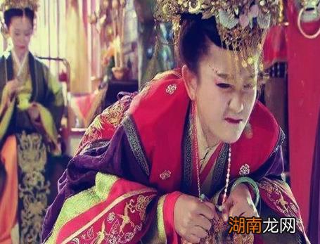 什么是杖刑?为何杖刑不打别的部位,偏偏就是要打屁股呢?