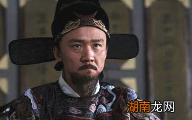 郭南为何要砍了百姓的栗子树，还说为了百姓好呢？