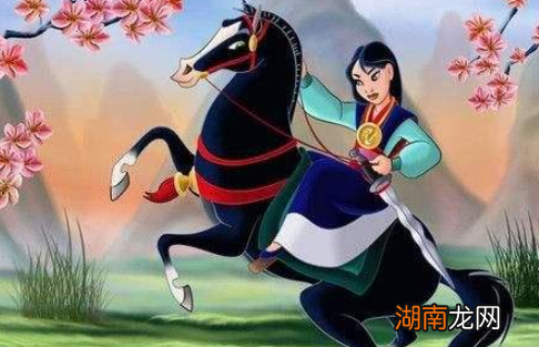 代父从军的花木兰在军中从事的是什么工作？