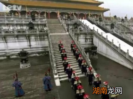 古代上朝制度到底是什么样的 历代朝廷朝会形式都是一样的吗