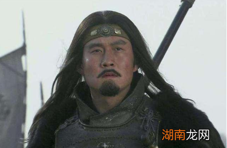 三国时期，除了关羽还有谁有能力斩杀华雄？