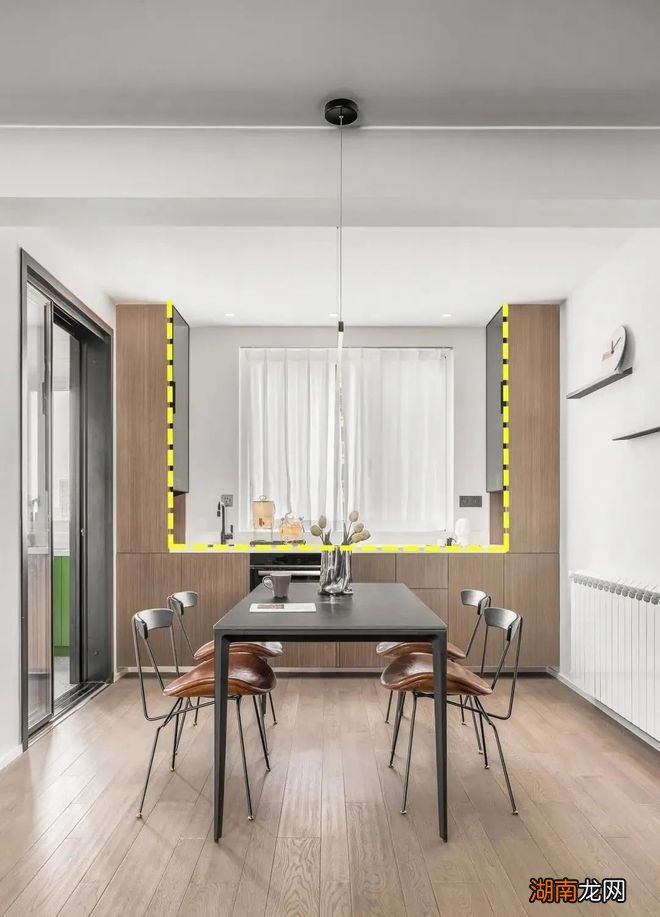 这么多年我家餐桌一直摆错了？餐厅同样大小，邻居家看着显大5㎡