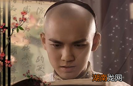 才女林颀为何愿意拔下金钗为夫君换酒喝呢？