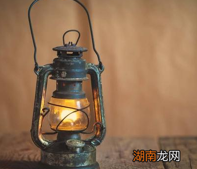 古人天黑之后就早早的睡了吗 事实证明大部分人还是要干活的